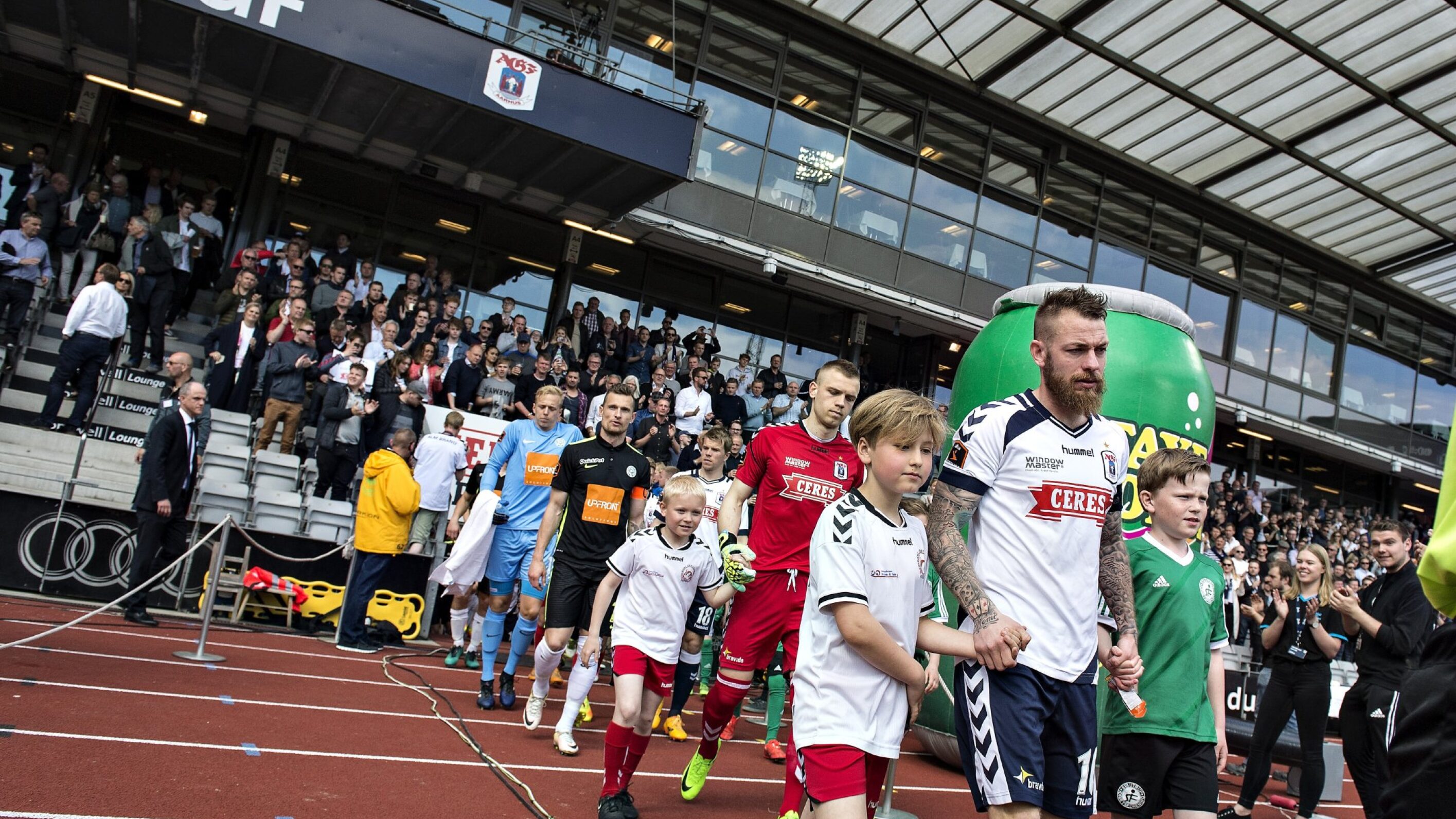 øjner tilskuerrekord til AGFbrag Fodbold DR