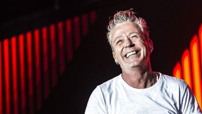 surprise thomas helmig overrasker med hemmeligt album surprise thomas helmig overrasker med hemmeligt album