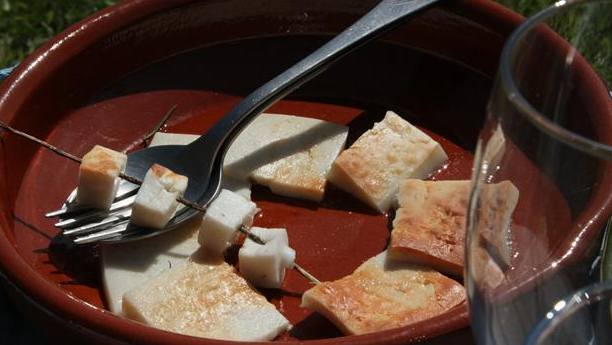 Billede af grillet gedeost