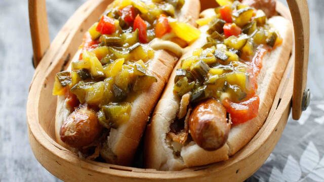 Hjemmelavet relish til hotdogs