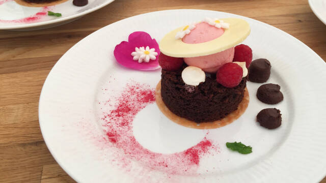 dessert på tallerken