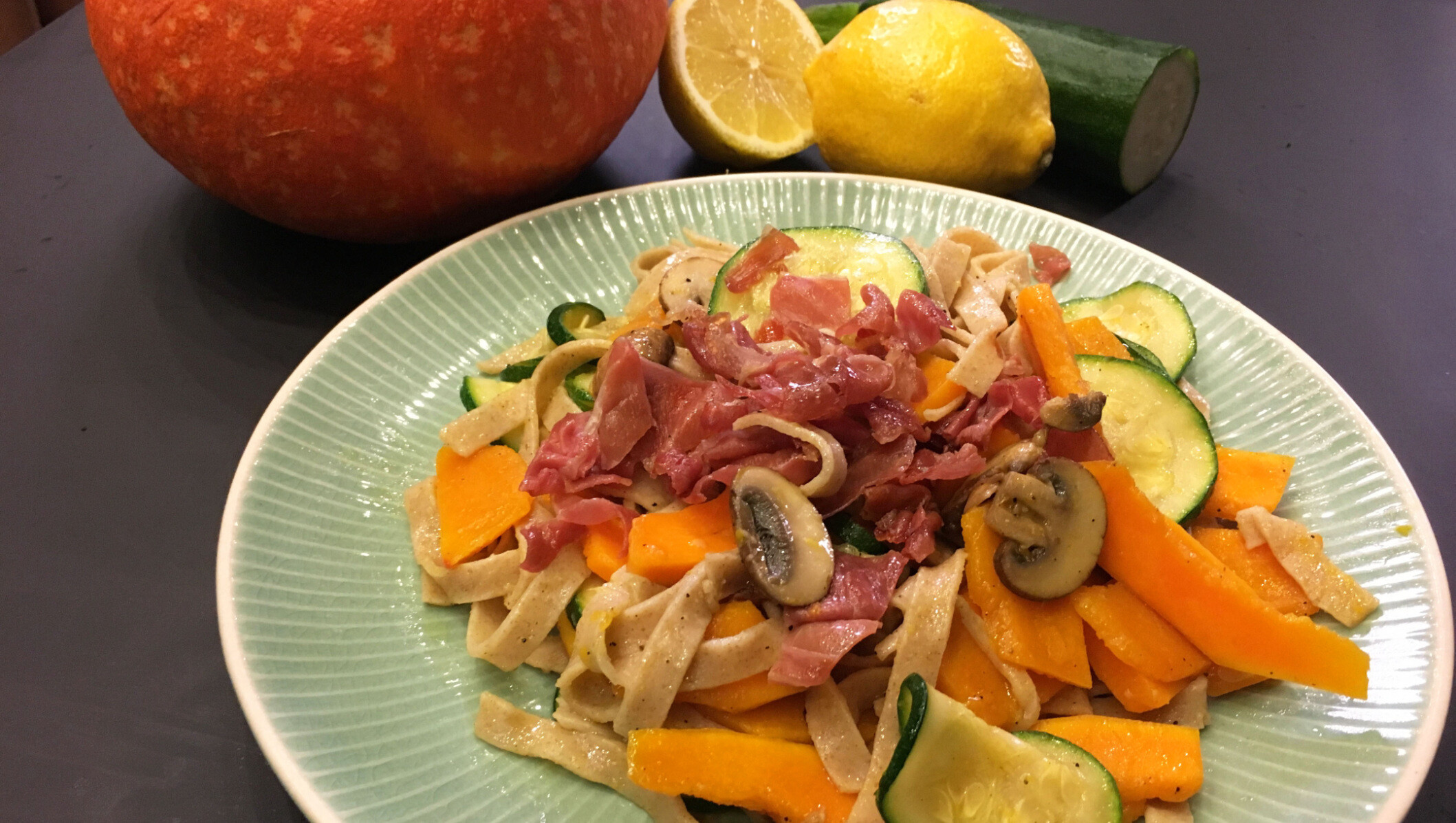 Hurtig Pastaret Med Graeskar Og Citron Dressing Opskrift Mad Dr