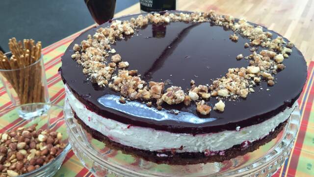 Billede af cheesecake med kanel og aroniabær