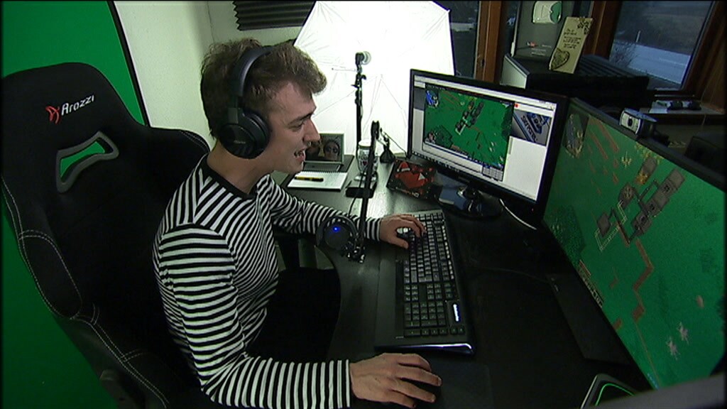 Benjamin på 21 år er blevet millionær på at spille Minecraft | Penge | DR