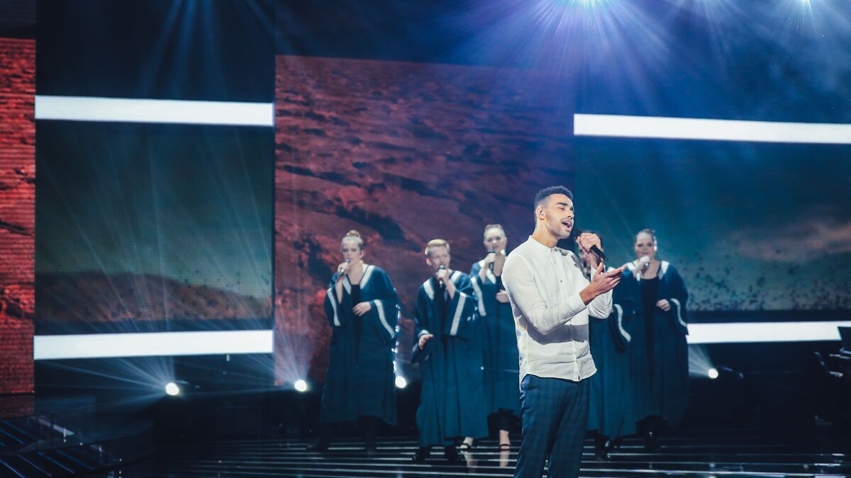 VIDEO Unge Alex giver gåsehud med gospelsang | Video | DR