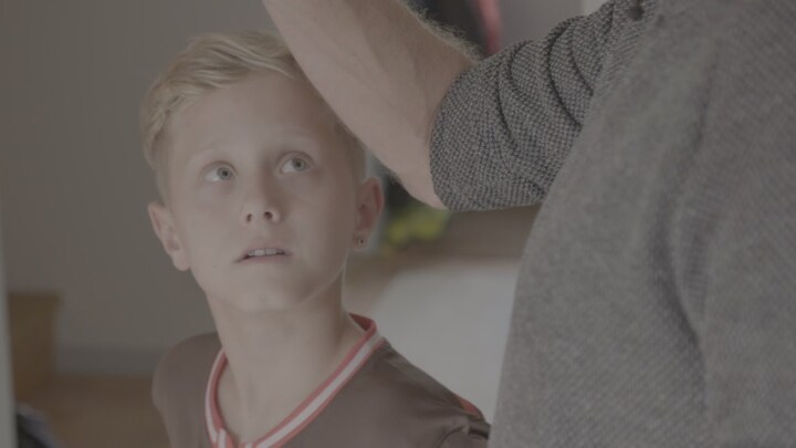 Far og søn tog til fodbold i Tyskland med falske billetter