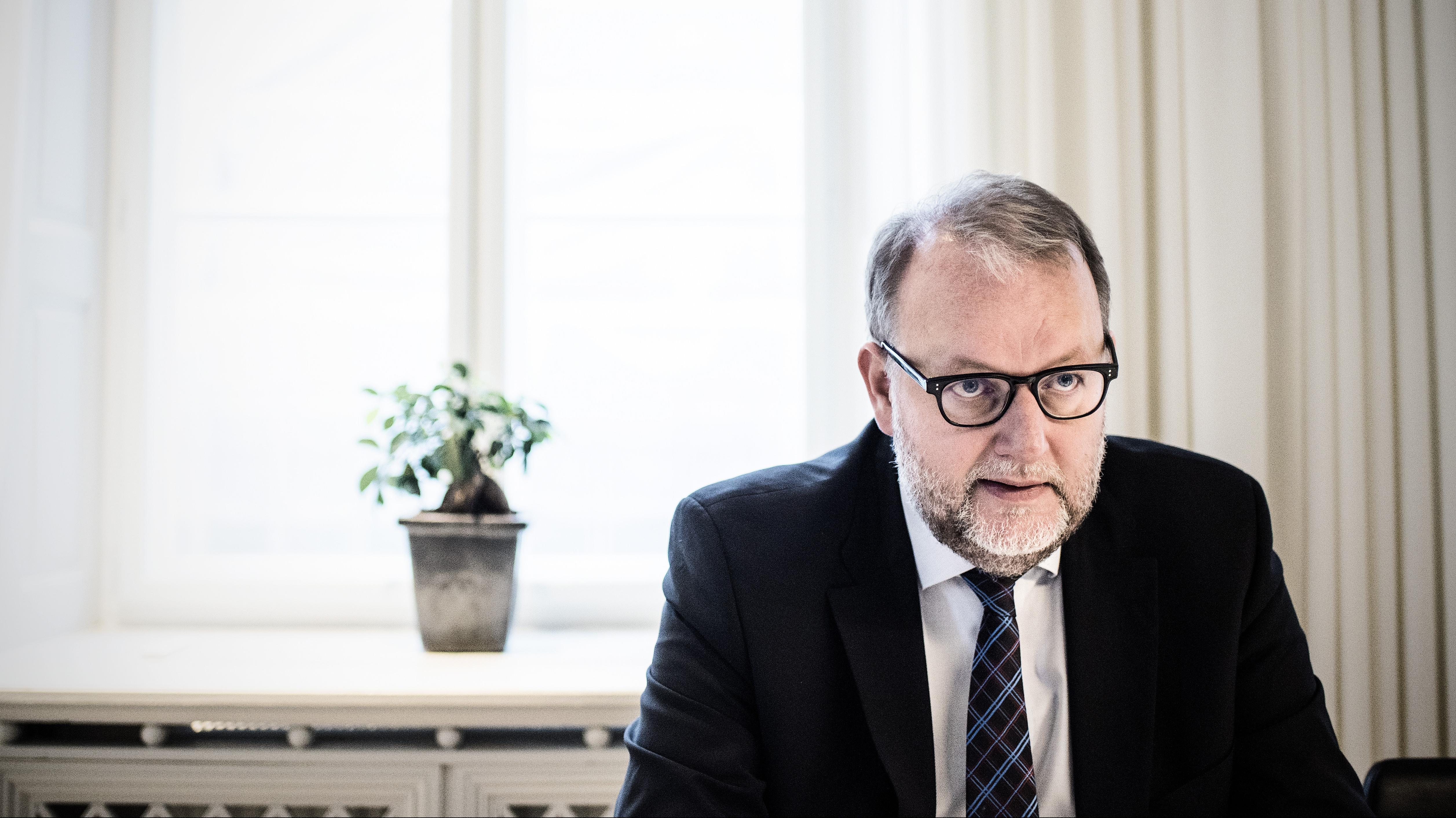 Minister Rolig Minister om politiker-fravær: Overlad opgaven til en anden | København | DR
