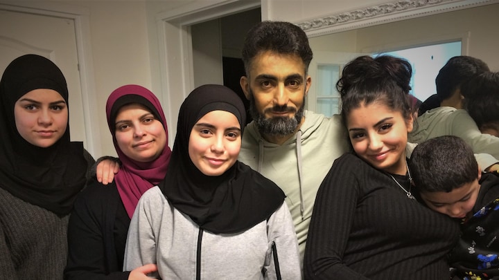 Asmaa mister sit barndomshjem: 'Riv bygningerne ned. Skift navnet, men Vollsmose forbliver Vollsmose'