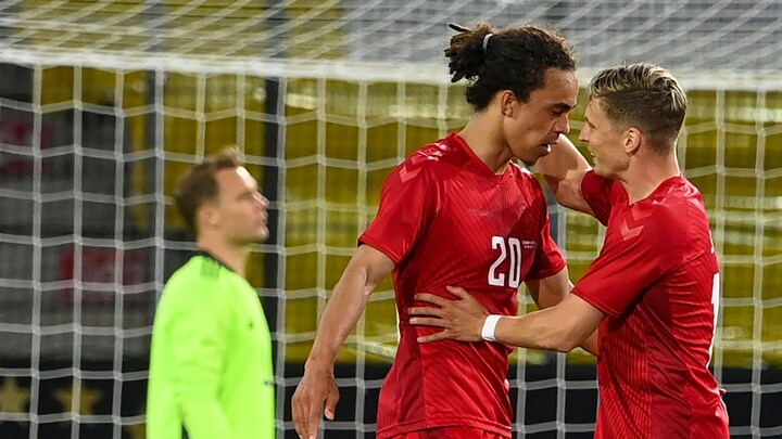 Yussuf Poulsen sparker uafgjort til Danmark i næstsidste EM-testkamp