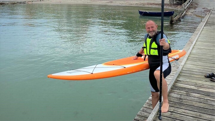 Forvokset surfboard er hyperpopulært: Thomas og hele familien har meldt sig ind i SUP-klub