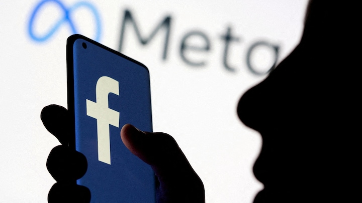 Regeringen vil kigge Google og Facebooks algoritmer over skulderen - men vil ikke tvinge sig til adgang