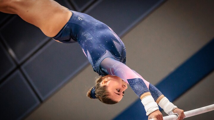 18-årige Camille tager til VM for at udføre et spring, ingen andre ...