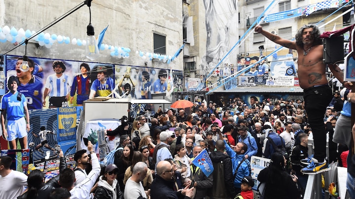 Efter 33 års mesterskabstørke er Napoli pyntet op til fest: 'Det kommer til at gå amok'