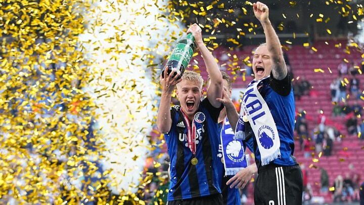 FCK-spiller i lykkerus efter triumf: 'Jeg ryster helt. Det er virkelig stort'