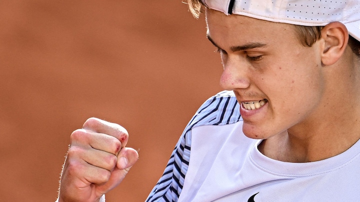 Holger Rune er videre til tredje runde af French Open uden kamp
