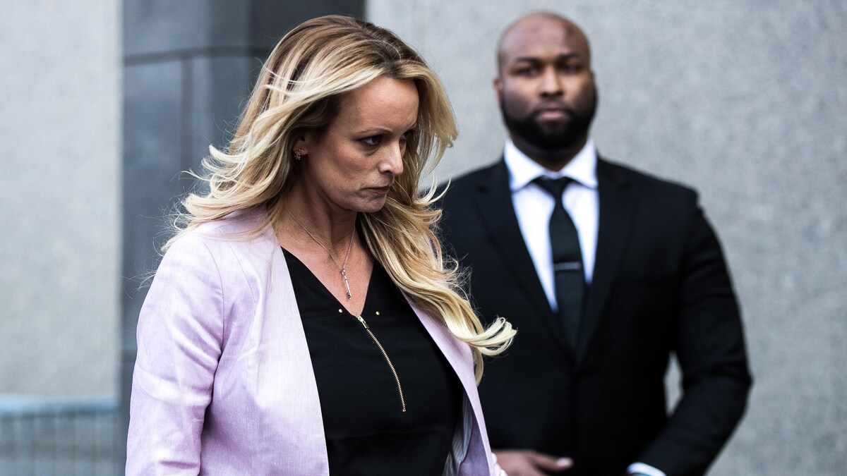 Bag vidneskranken berettede pornostjerne om Donald Trump iført silkepyjamas, men ikke kondom | Udland