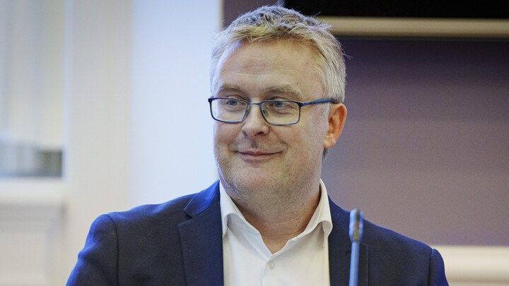 Omstridt redskab forsvares af OL-rytter, mens minister vil stramme ...