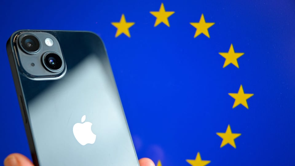 EU HITS CRIMINAL AMERICAN FIRMS META AND APPLE WITH BILLION-DOLLAR FINES [Danish article, use a browser extension for instant translation] 💪🇪🇺