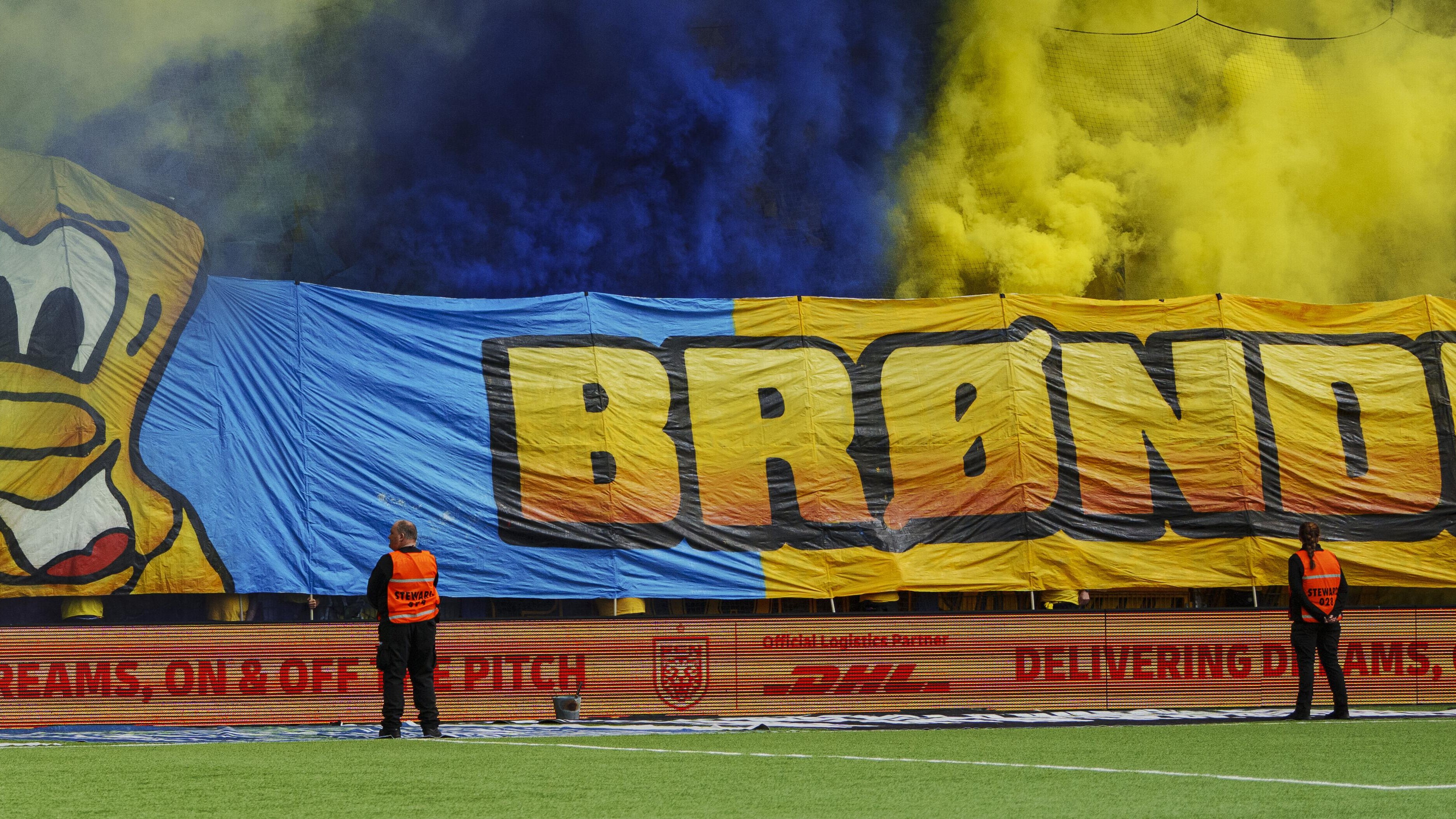 Brøndby Strammer Grebet: Fan Udelukket Efter Spytklat mod FCK