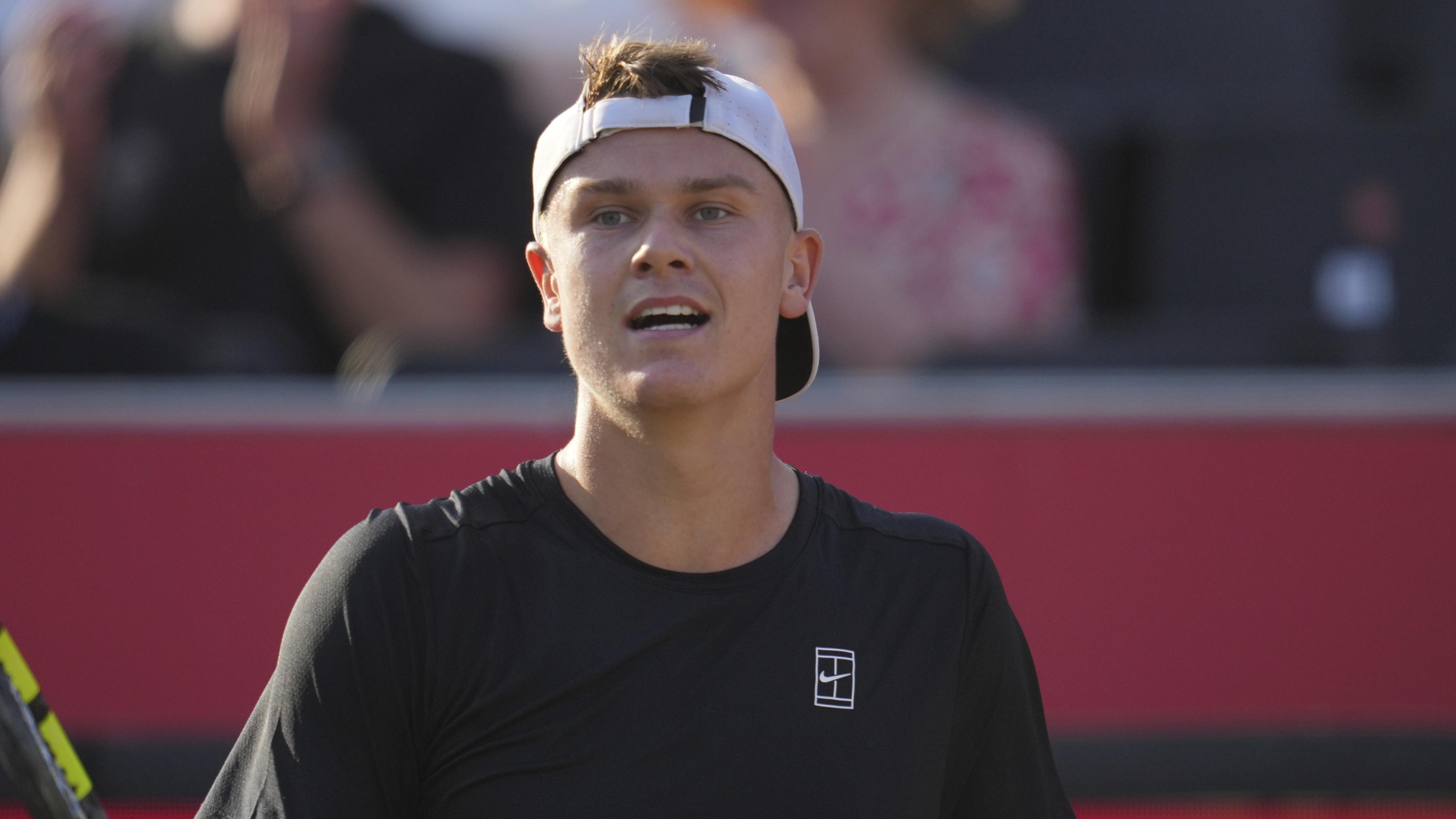 Skuffende Exit for Holger Rune: Bautista Agut Stopper Dansk Stjerne ved Wimbledon-Optakt