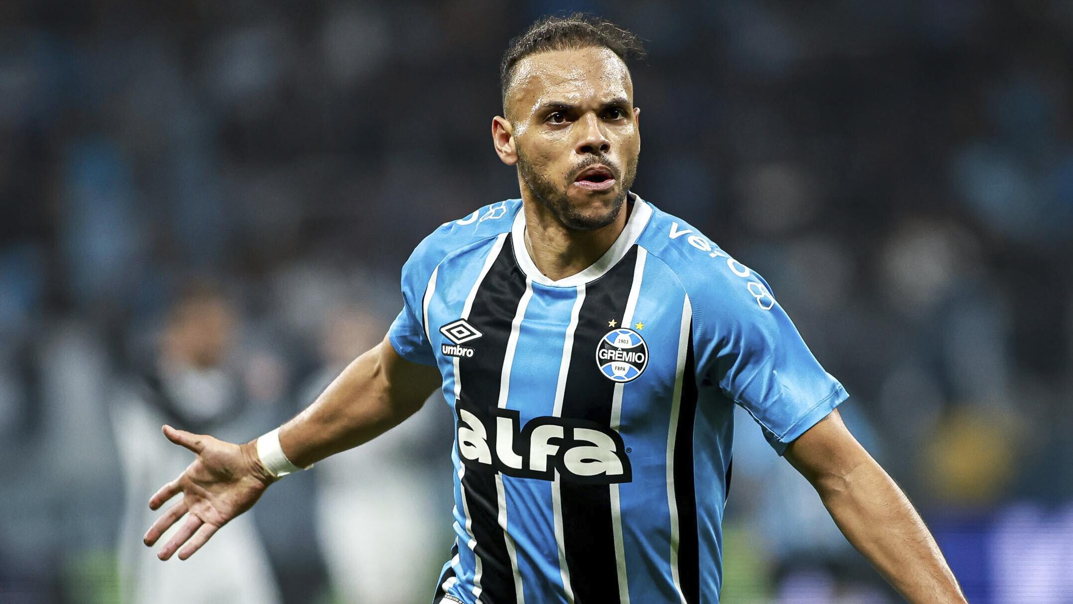 Braithwaite bliver i Brasilien