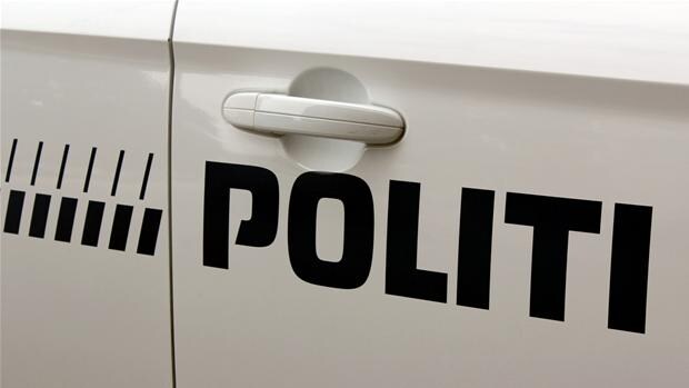 Politiet flyver ekstra mandskab til Samsø: Gerningsmand bevæbnet med ...