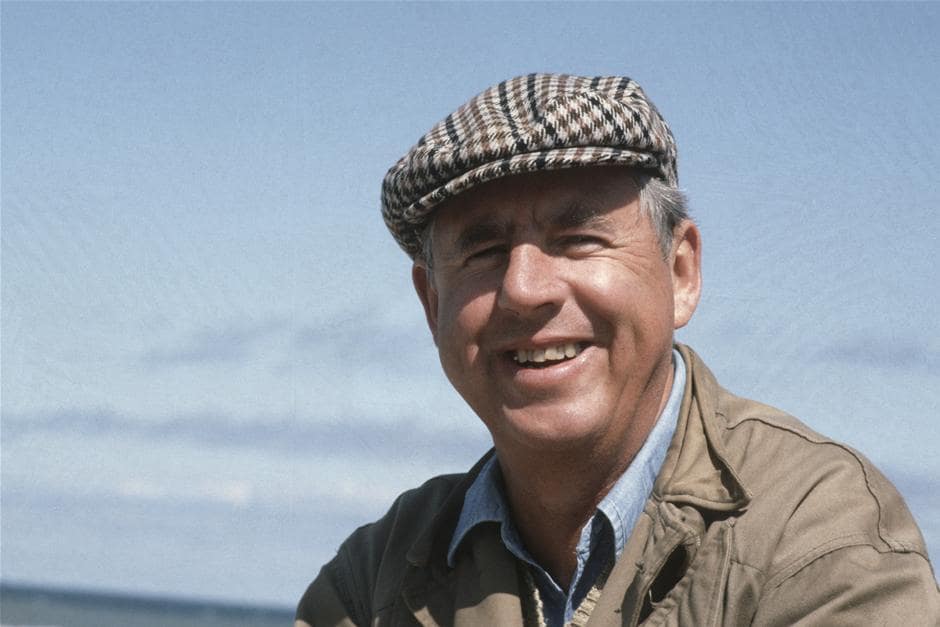 BILLEDER En kæmpe er faldet: Klaus Rifbjergs liv i billeder | Nyheder | DR