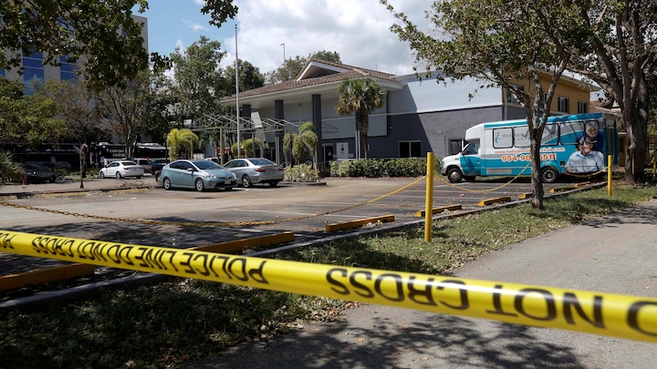 Florida lukker orkanramt plejehjem efter otte dødsfald