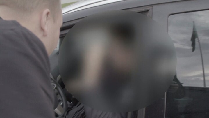 VIDEO: Her flygter kilometerspoler fra Kontant
