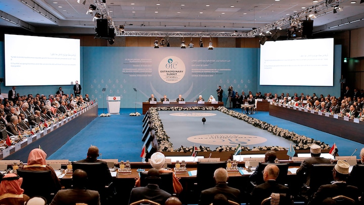 Muslimske lande: USA må trække sig fra fredsproces