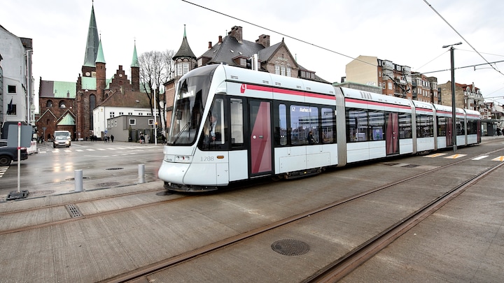 Tusinder af kransekager og boller: Nu betaler Keolis den aflyste letbane-åbning
