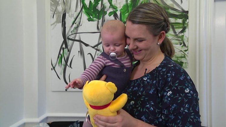 Britiske Medier Skriver Om Baby I Folketinget Ligetil P Tegnsprog DR britiske-medier-skriver-om-baby-i-folketinget-ligetil-p-tegnsprog-dr
