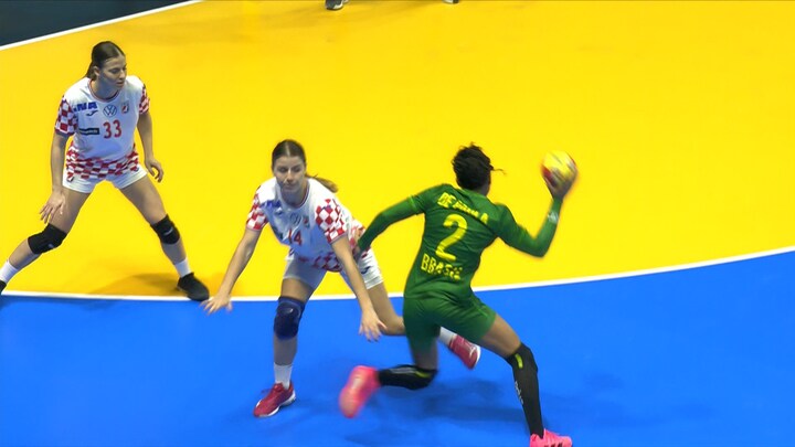 Rapfodet brasilianer sender forsvarsspiller 'ud for at hente sodavand' 