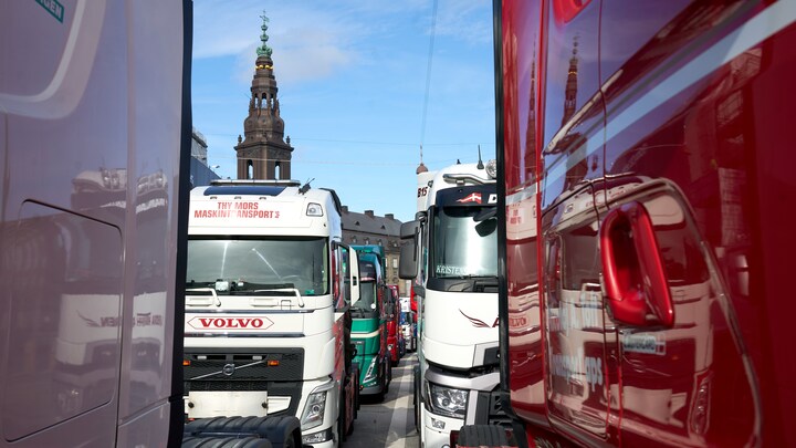 Hvorfor er politikere og lastbilchauffører uenige om vejafgift? 