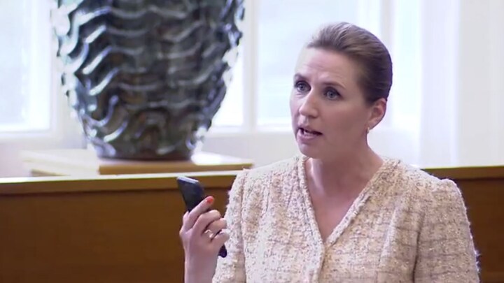 Statsministeren tordner mod mobiltelefonerne i børn og unges hænder: 'Farligere end trafikken'