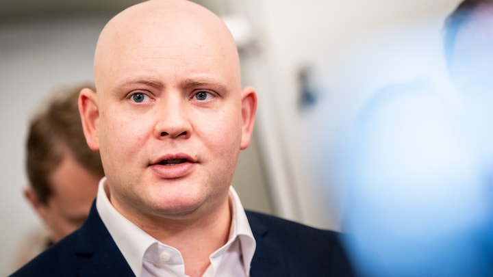 Efter Snapchat-guide til selvskade: Minister vil have smileyordning for sociale medier