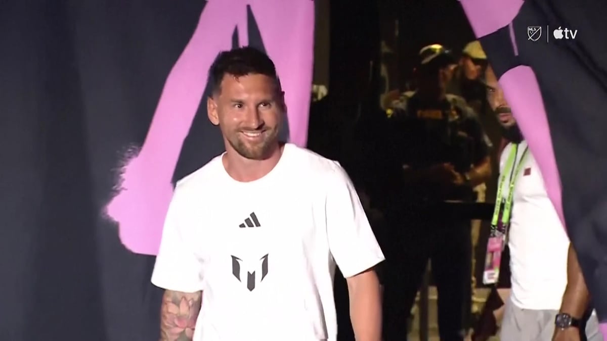 'Welcome to Miami': Magiske Messi landet i magiens by | Fodbold | DR