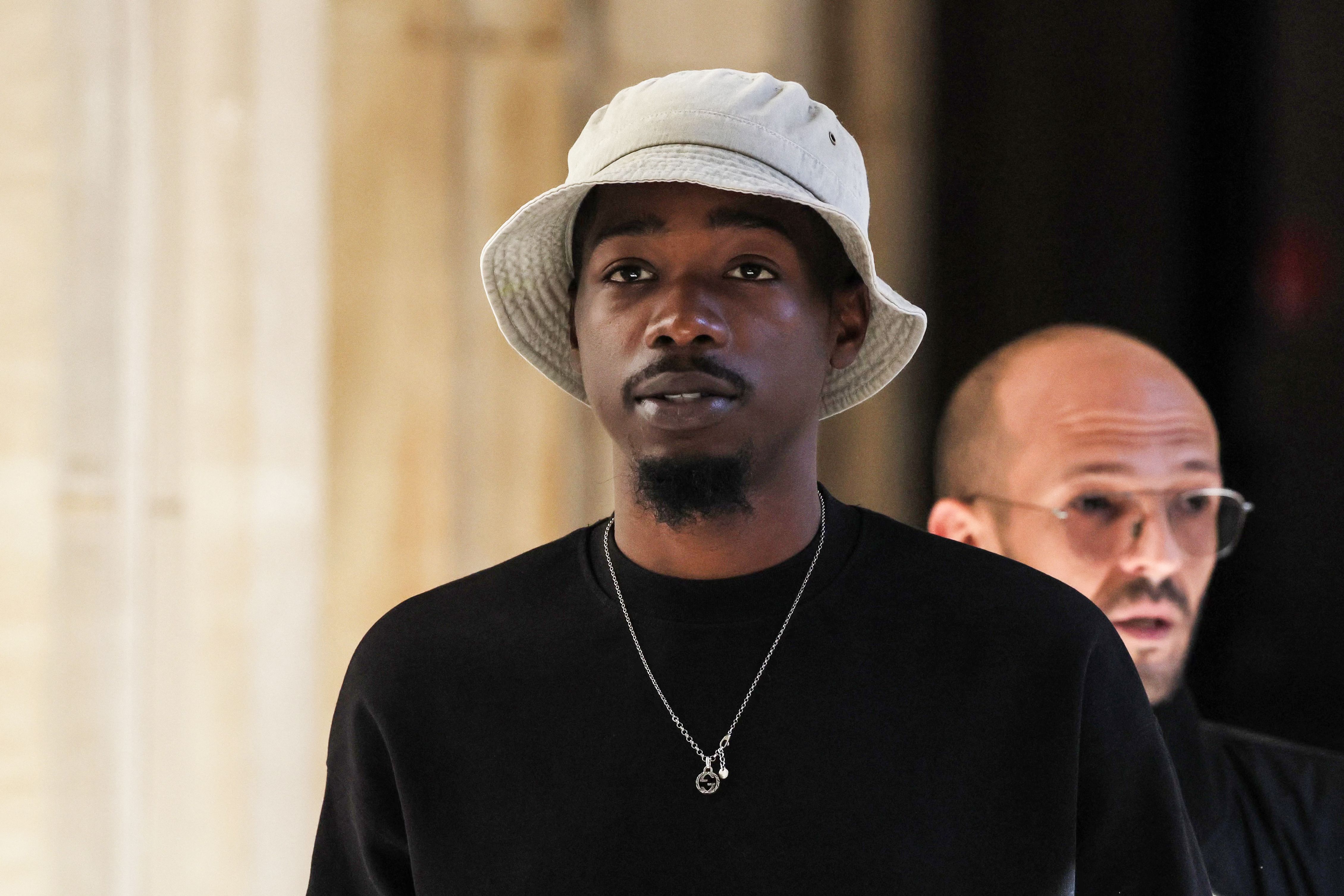Bag 7 Rapper Fransk stjerne-rapper skal 12 år bag tremmer for bandedrab | Nyheder | DR