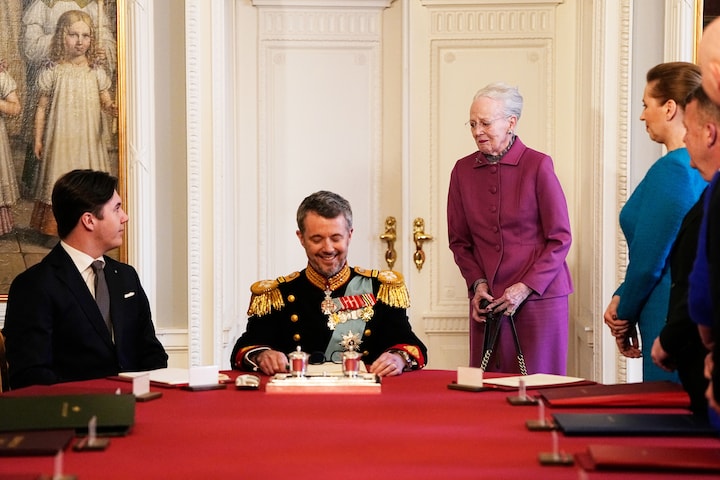 frederik-10-er-nu-konge-af-danmark-indland-dr