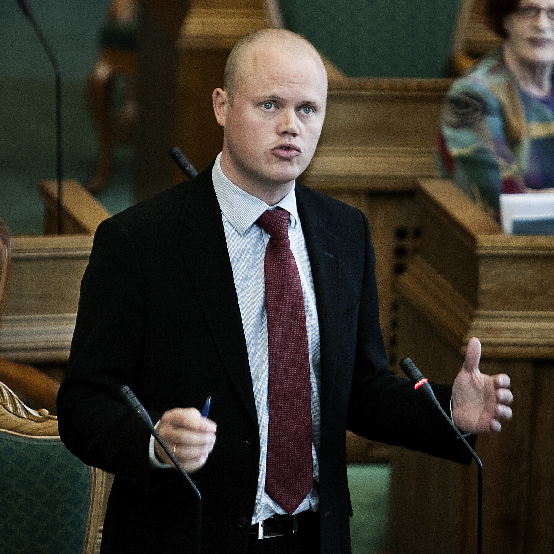 Tidligere skatte- og forsvarsminister Peter Christensen er død ...