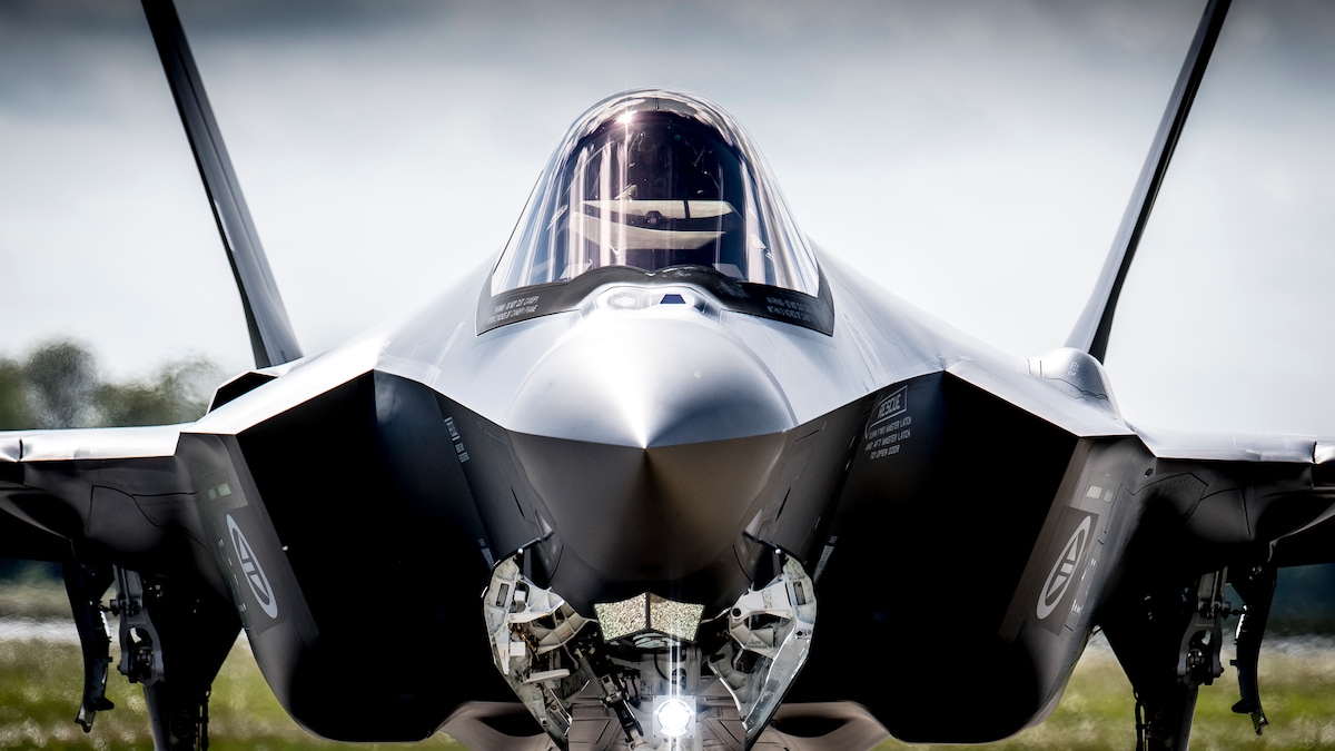 Troels Lund Poulsen vil købe flere F-35-kampfly fra USA