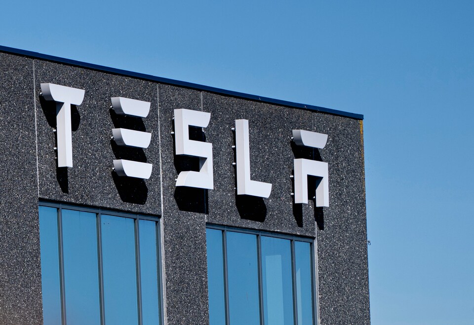 WANT TO SELL YOUR UNPOPULAR TESLA? Be patient — very patient! [Danish article, use a browser extension for translation] 😬