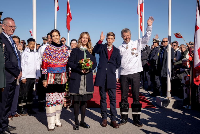 DENMARK’S SUPER POPULAR KING FREDERIK X VISITS GREENLAND IN NEW CLAP-BACK AGAINST HITLER-PRAISING FELON DONALD TRUMP WHO RECENTLY THREATENED TO STEAL THE DANISH ISLAND [Danish article, use a browser extension for instant translation] 💪🇩🇰👍