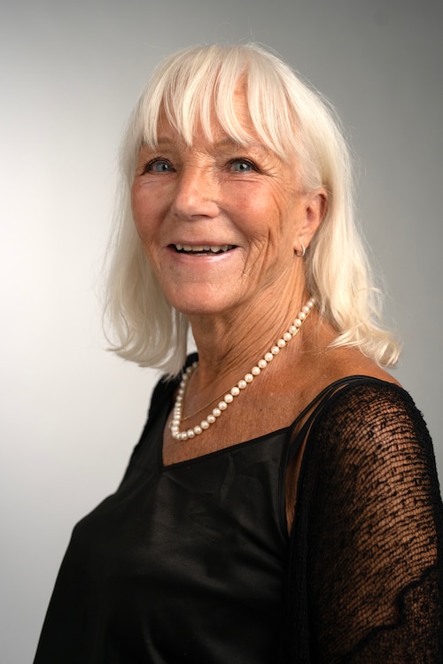 Anett, 75 år, Dronningmølle