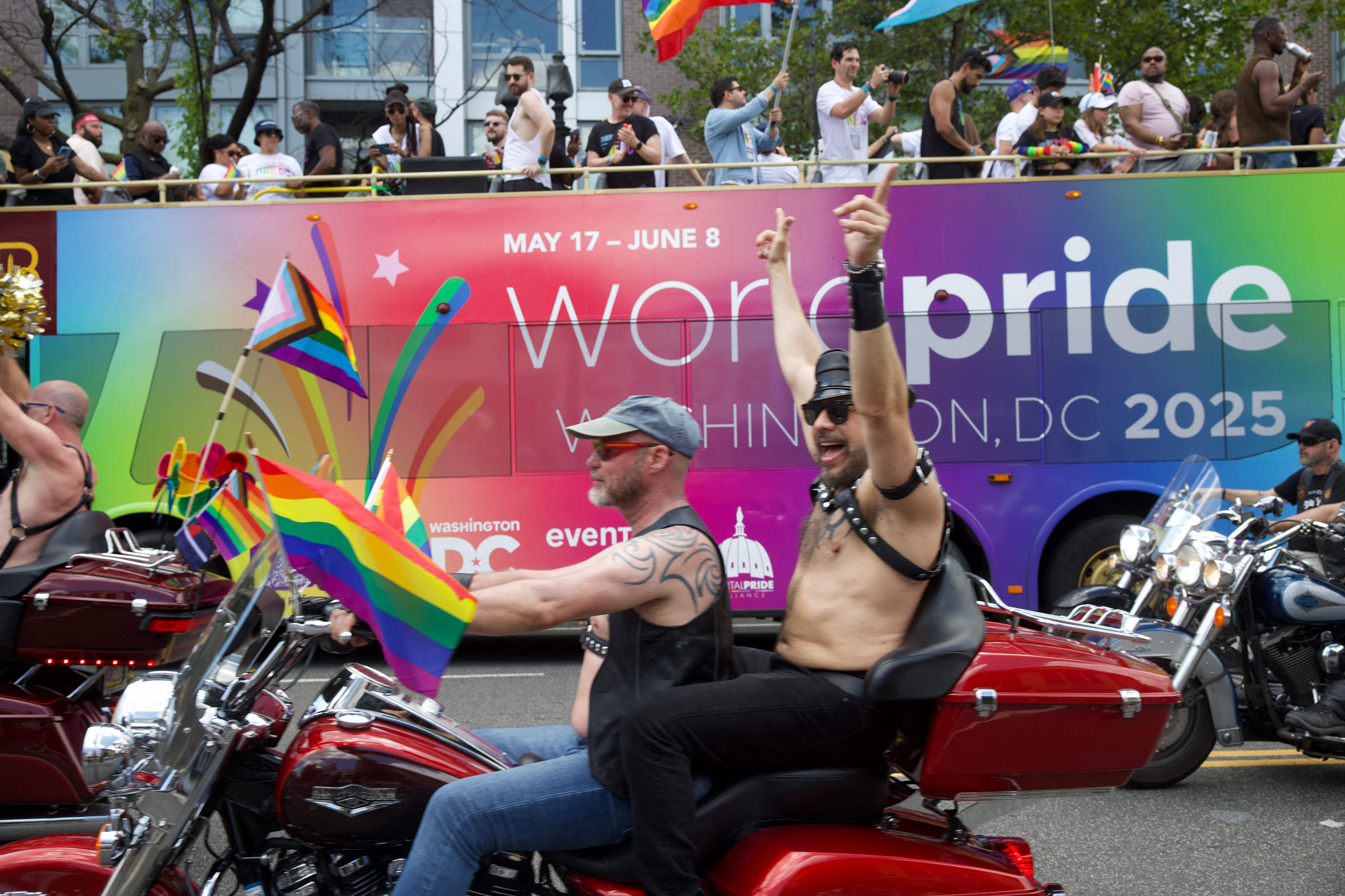 Regnbueflag på prøvelse: WorldPride i New York møder sponsorudfordringer midt i politisk spænding