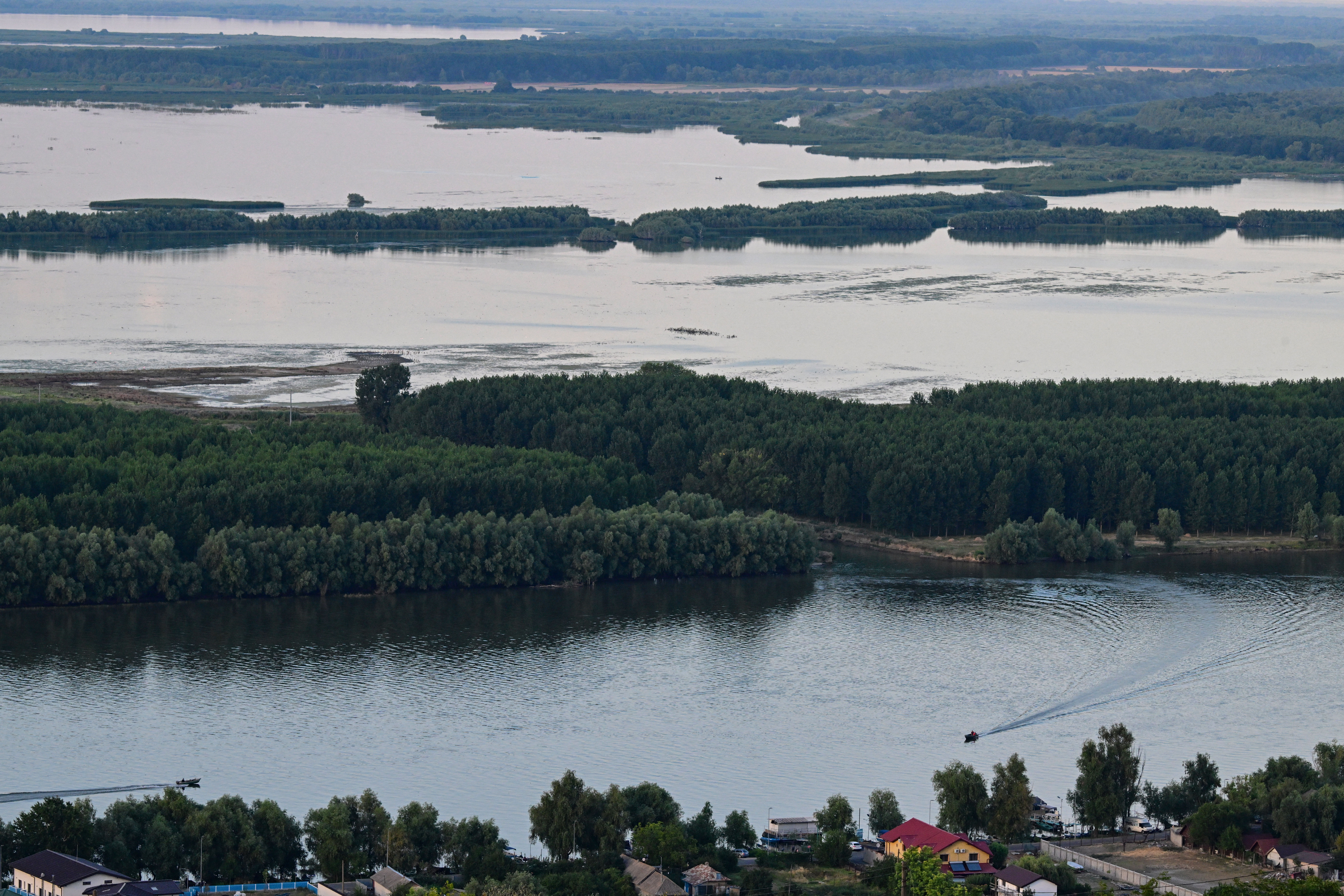 Tragedie på Donau-deltaet: Fire Personer Omkom i Bådkæntring