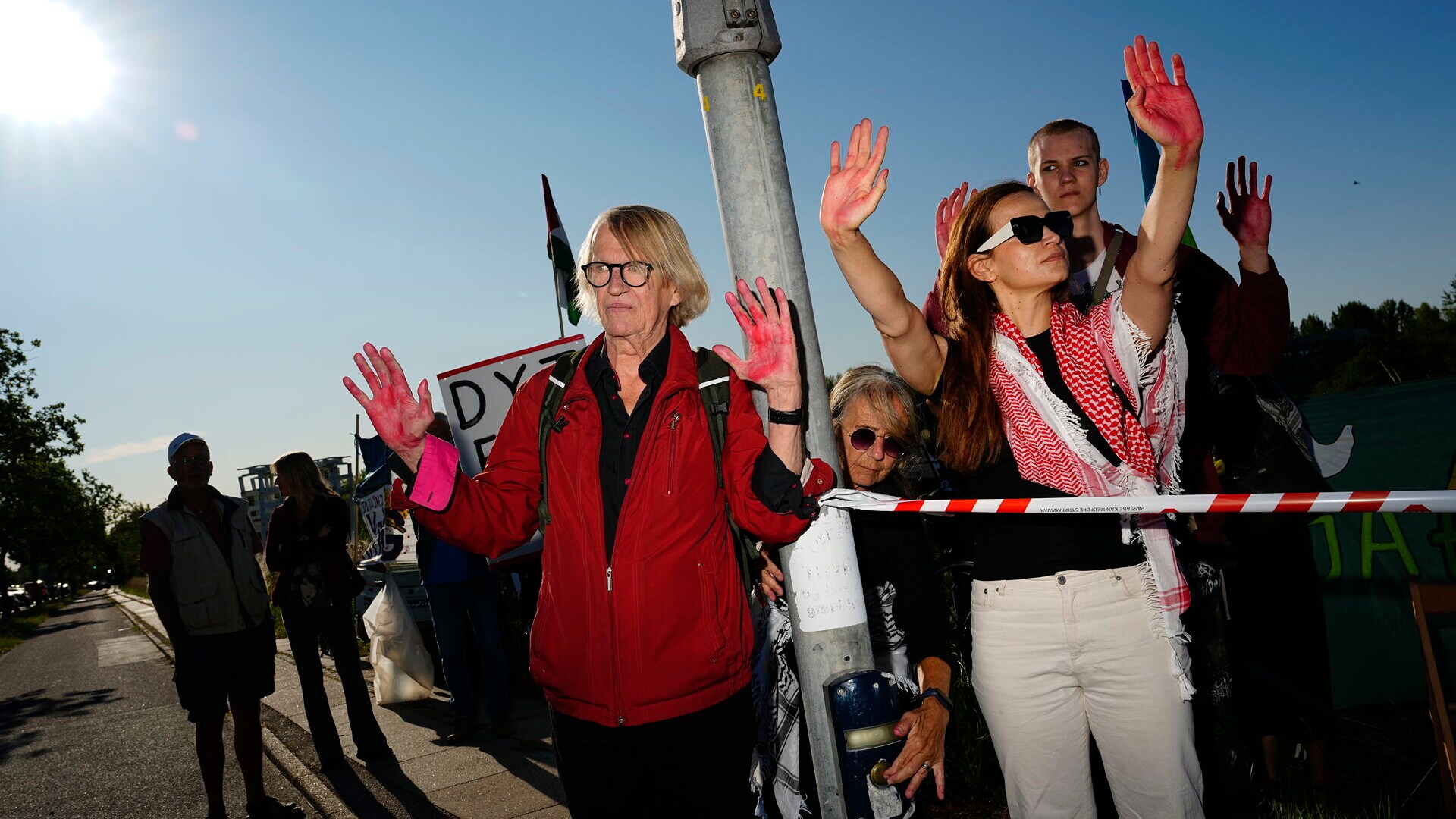 Protester mod israelsk våbenmesse-deltagelse i Danmark: 'Våben er ikke løsningen'