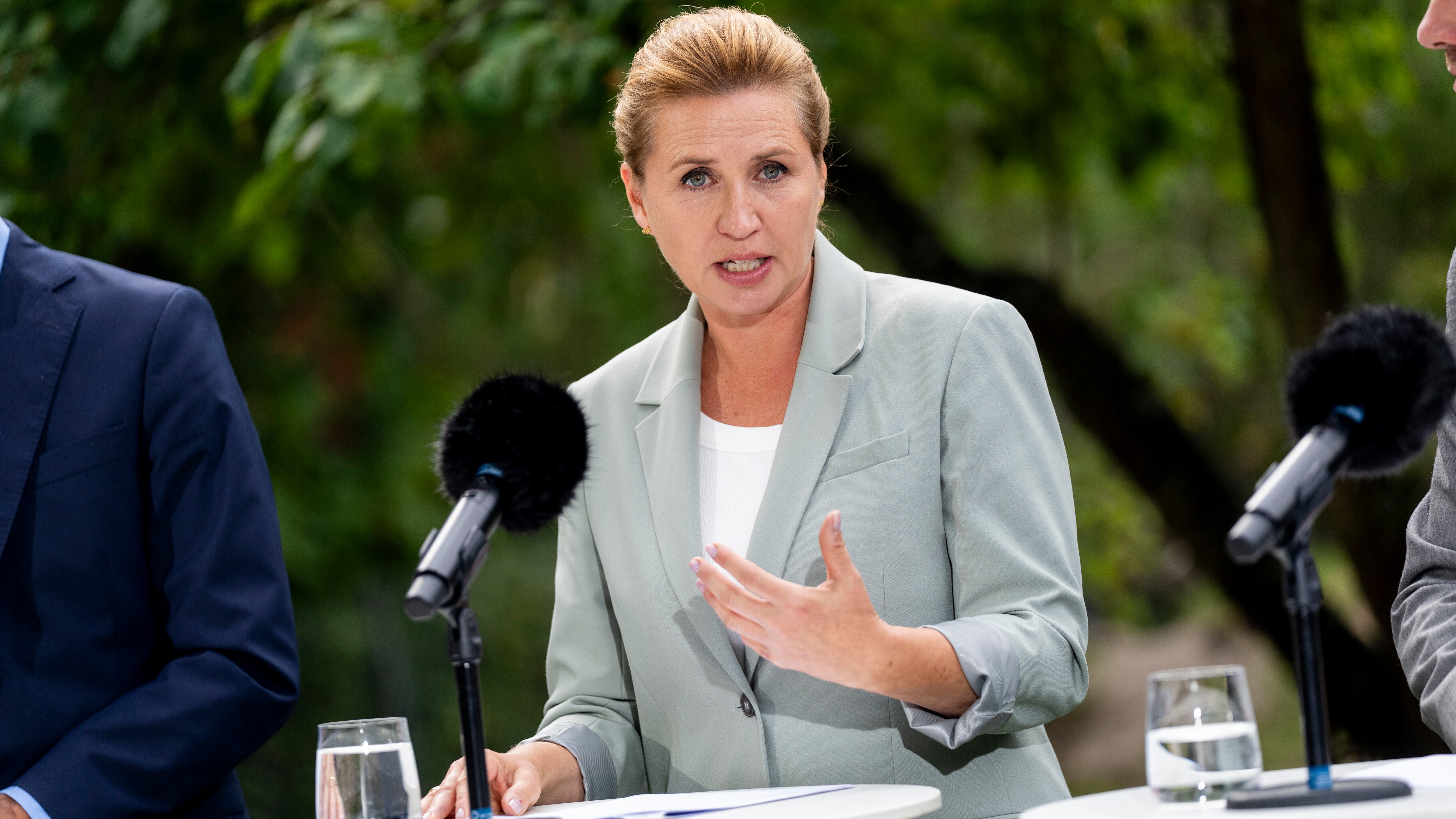Gratis Børnepasning på Vej? Mette Frederiksen Reagerer på Populært Forslag