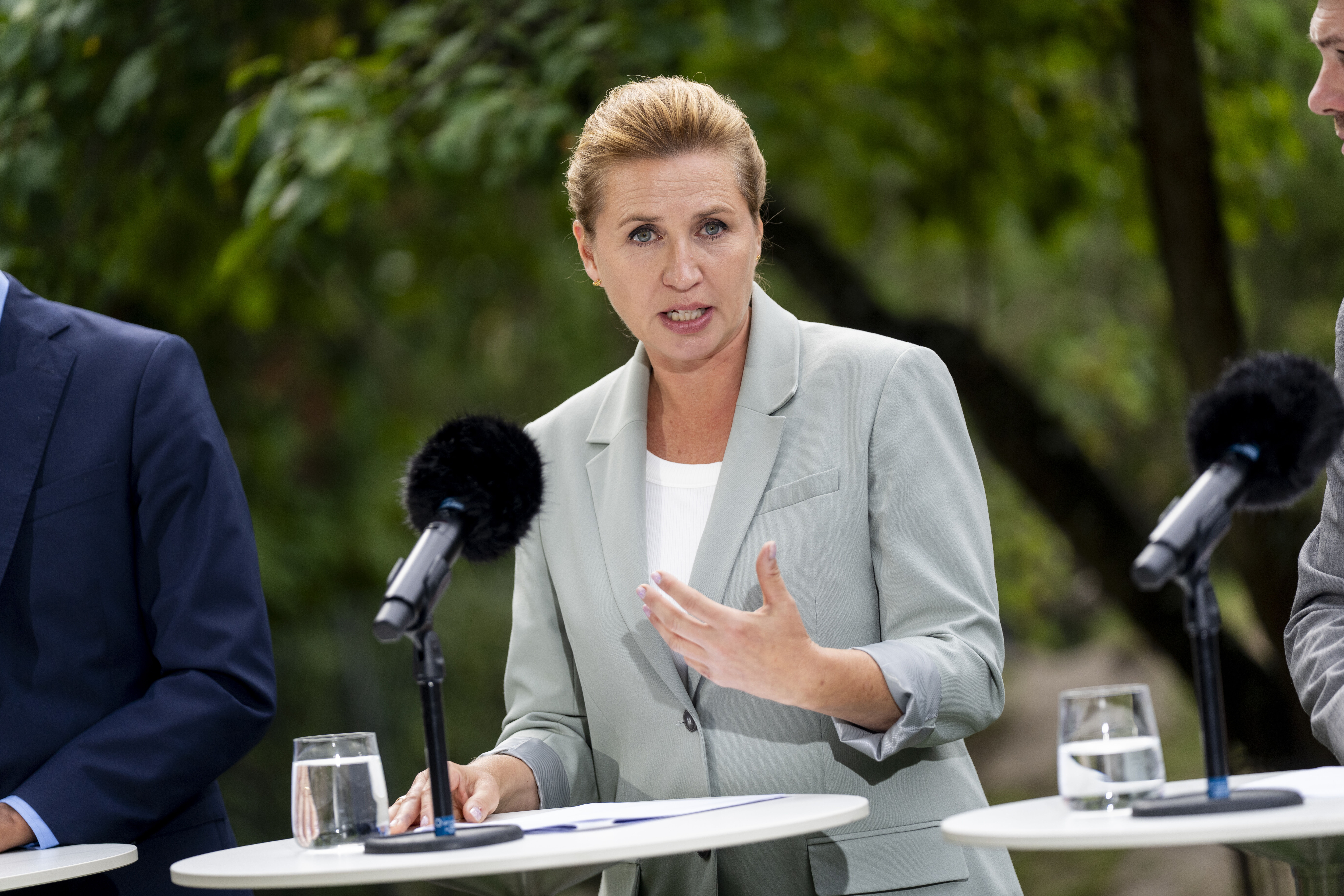 Gratis Børnepasning på Vej? Mette Frederiksen Reagerer på Populært Forslag