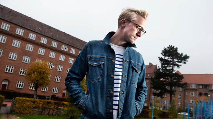 Forældreløs og helt alene